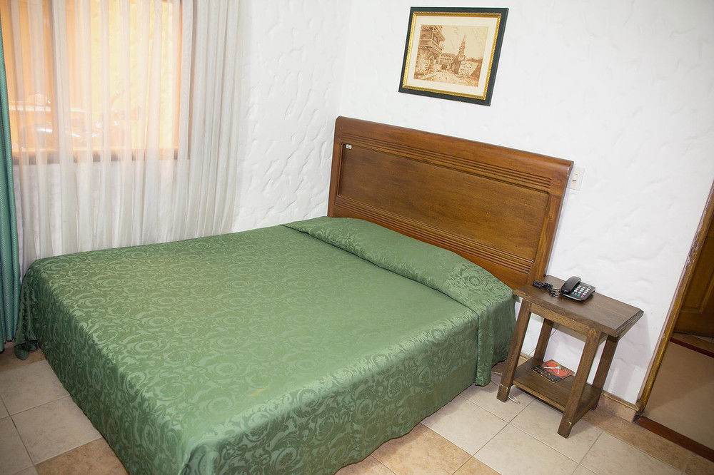 Ayenda 1223 Porton De La 10 Hotel Medellin Exterior photo